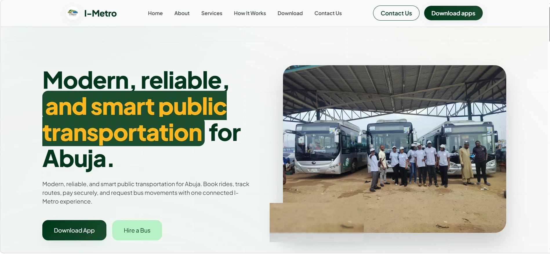 I-Metro corporate homepage presenting mobility services and a bus-fleet photograph.